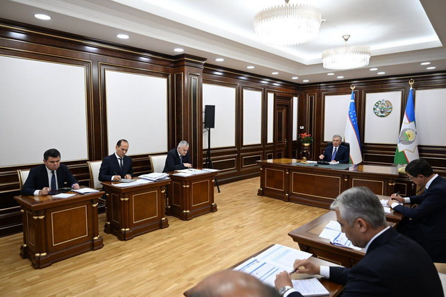 Президенту представили план реновации старого жилья