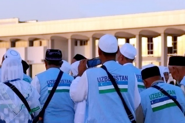 Узбекистан предупредил о штрафах за незаконный хадж
