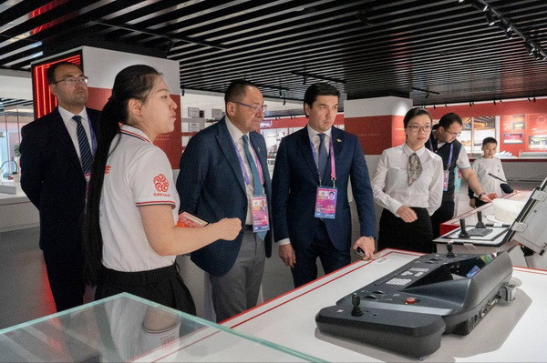 Delegation of Uzbekistan discusses plans for cooperation with one of the leading Chinese companies