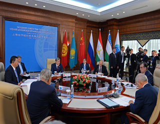 SCO leaders hold one-on-one meeting