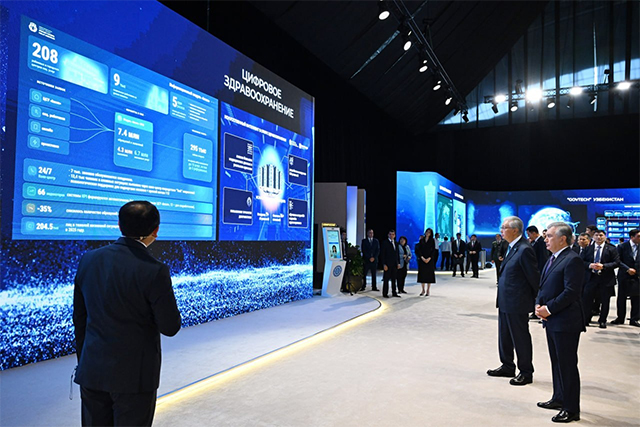 Мирзиёев и Токаев посетили хакатон по искусственному интеллекту в Бухаре