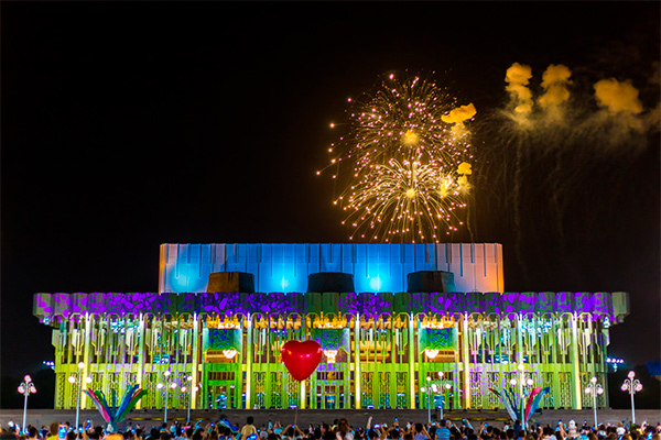 Festive fireworks light up night sky on 9 May