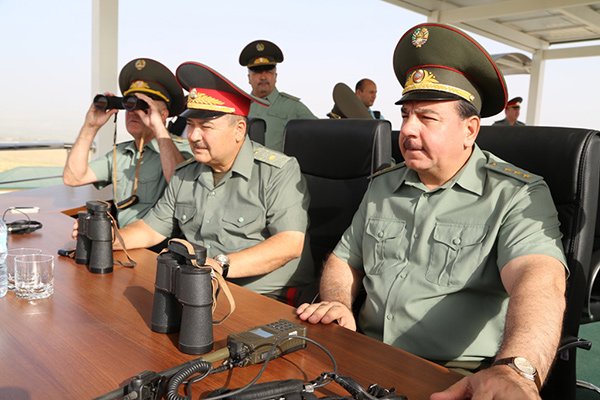 Узбекистан и Таджикистан проведут совместные военные учения
