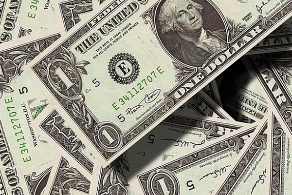 Fraudster, who steals US$15,000, detained