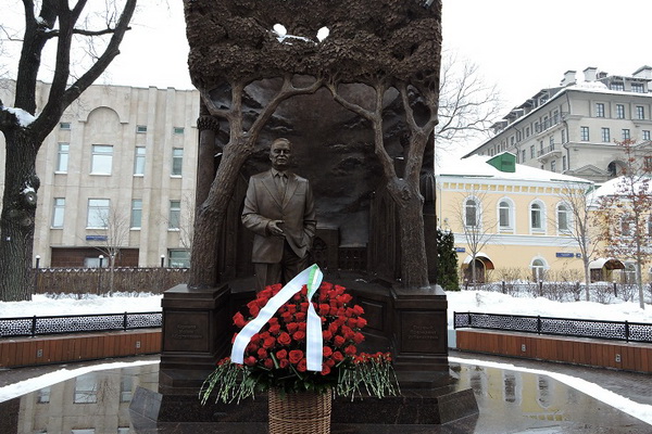 Memory of Islam Karimov honored in Moscow