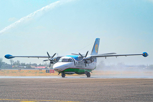 LET L-410 русумли иккинчи самолёт Ўзбекистонга етиб келди