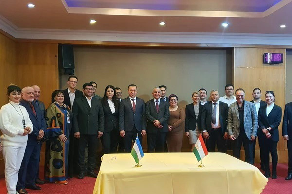 Туристические компании Узбекистана и Таджикистана подписали соглашения о сотрудничестве в рамках туристического и торгового форума