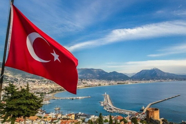 Сколько узбекистанцев выехало в Турцию с туристическими целями за 10 месяцев?