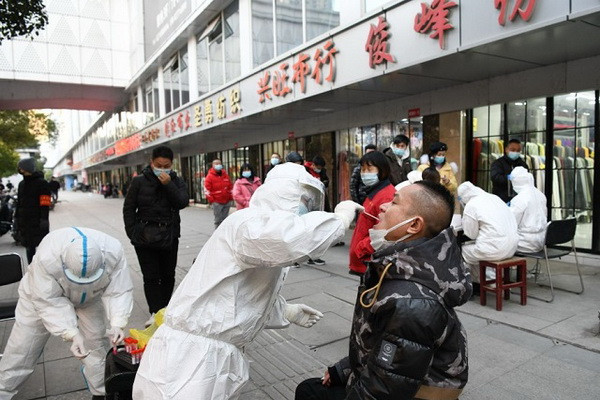 Shanghai tightens COVID-19 control measures amid resurgence