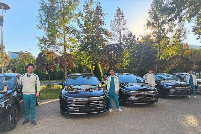Chess players awarded cars and cash prizes