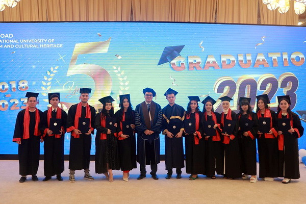 Международный университет туризма и культурного наследия «Шёлковый путь» в Самарканде отметил свое 5-летие