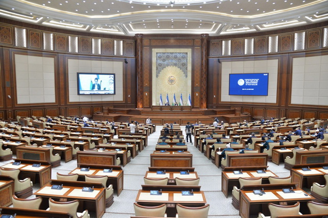 Uzbek Senate Approves Law Reducing Prison Terms for Reading Books