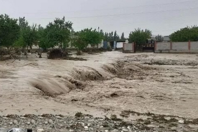 Узгидромет предупреждает об опасных погодных явлениях в девяти регионах страны