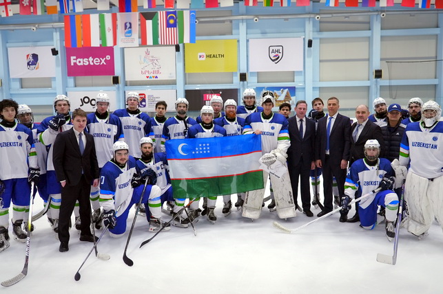 Uzbekistan’s National Ice Hockey Team Wins Gold at World Championship in Its Division