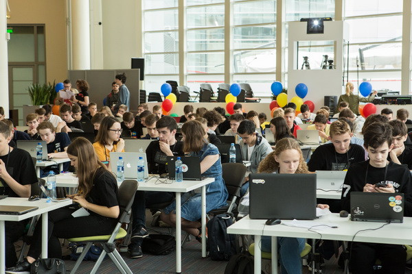 Yandex launches free Python courses for schoolchildren in Uzbekistan