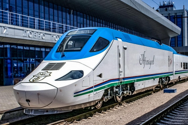 «Узбекистон темир йуллари» запустит дополнительные поезда «Афросиаб» в предпраздничные и праздничные дни