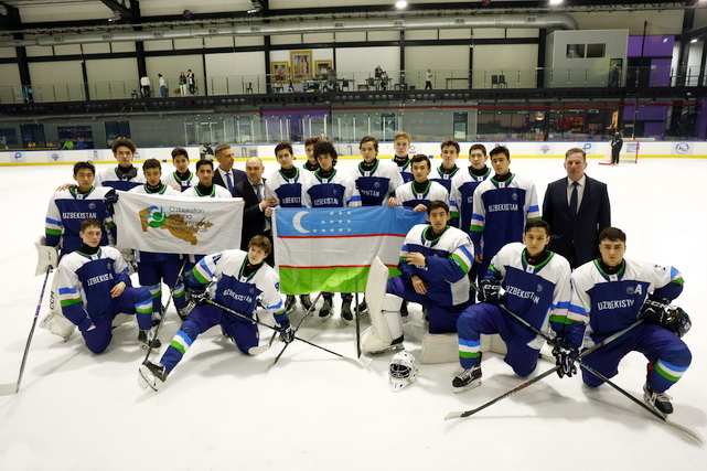 Uzbekistan’s U18 ice hockey team triumphs in World Championship debut, advances to division III A
