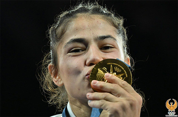 Президент Узбекистана поздравил Диёру Келдиёрову с победой на Олимпиаде