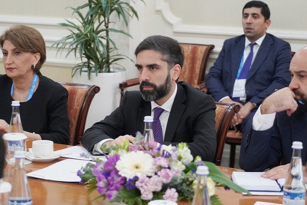 Проведена встреча между руководителями АО «Узбекнефтегаз» и компании «SOCAR»