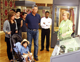 Музей прикладного искусства Узбекистана посетил президент «Петронас»