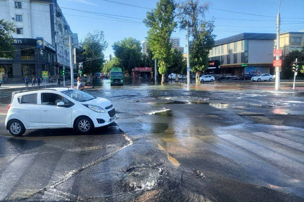 В Юнусабадском районе завершили работы по ликвидации аварии на водопроводе