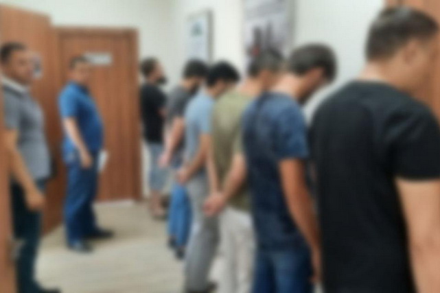 Правоохранительные органы задержали 17 человек, которые намеревались присоединиться к террористам