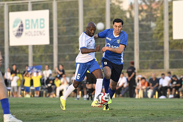 Сборная Узбекистана обыграла легенд мирового футбола 6:5