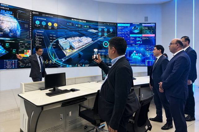 «Узтекстильпром» обсудил технологии с Yihua Printing