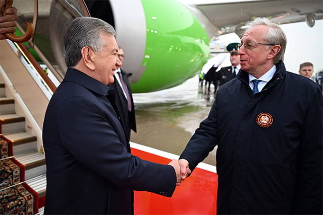 Президент Узбекистана прибыл в Российскую Федерацию