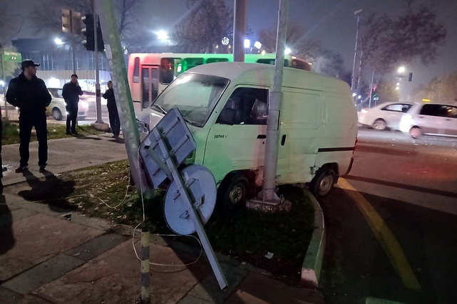 В Ташкенте произошло ДТП, пострадавших нет