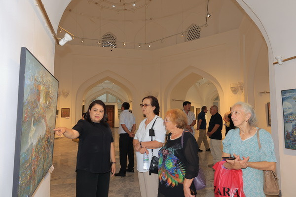 В Самарканде открылась выставка «Дух Самарканда глазами художника»