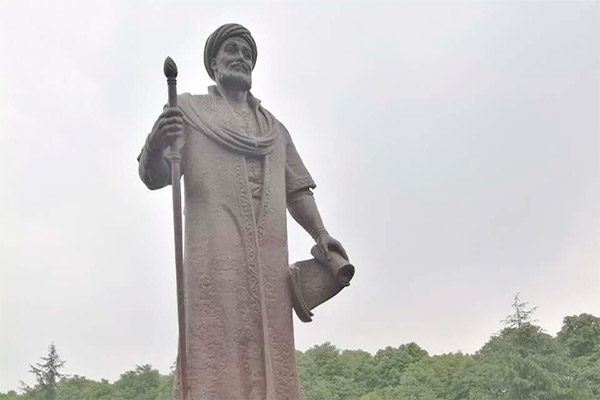 Памятник поэту Алишеру Навои открыт в Шанхае