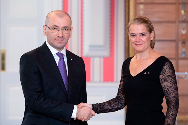 Ambassador of Uzbekistan presents his credentials to the Governor-General of Canada