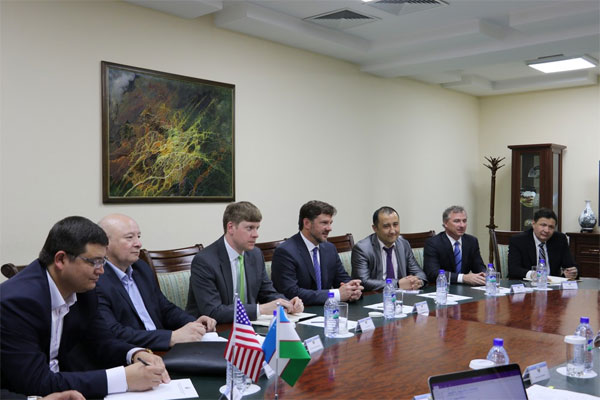 Глава Мининфокома принял делегацию Silverleafe Capital Parthers