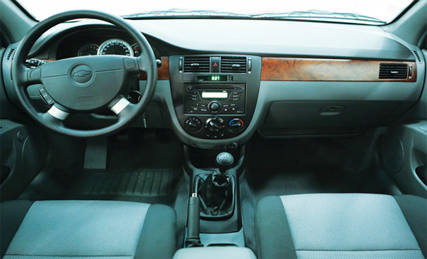 Комитет по развитию конкуренции обязал UzAuto Motors отозвать 37 автомобилей марки Lacetti для технического осмотра