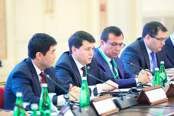 The course of implementation of state programs on improving the living conditions in urban and rural areas discussed in Tashkent