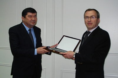 French envoy, Uzbekneftegaz chiefs discuss ties in energy sector