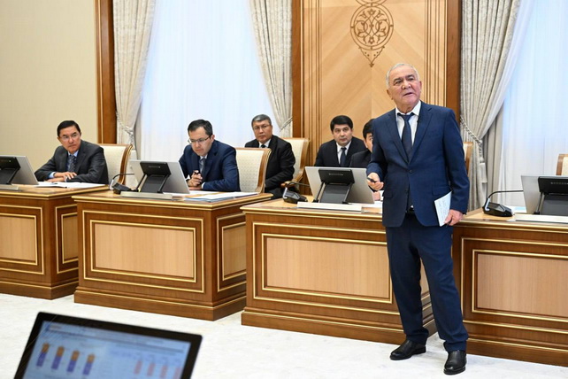 Президент обсудил с «Узбекнефтегазом» планы по увеличению добычи газа до 70 млн кубометров в сутки