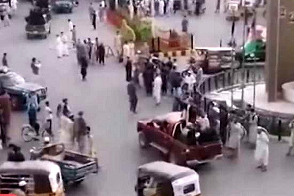 Смертник произвел взрыв у афганского МИД в Кабуле