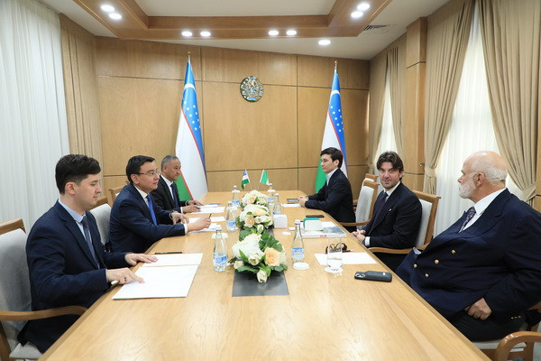 Обсуждены вопросы и предложении на новые виды VIP-услуг и их внедрение в вагонах класса люкс поездов АО «Узбекистон темир йуллари»