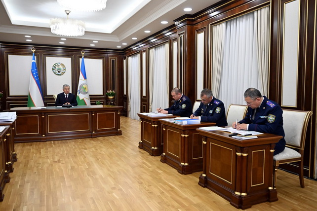 Президент Узбекистана поручил создать проактивную систему предупреждения чрезвычайных ситуаций