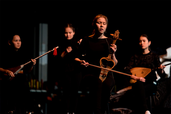 В Париже состоялся показ спектакля «Кырк кыз»