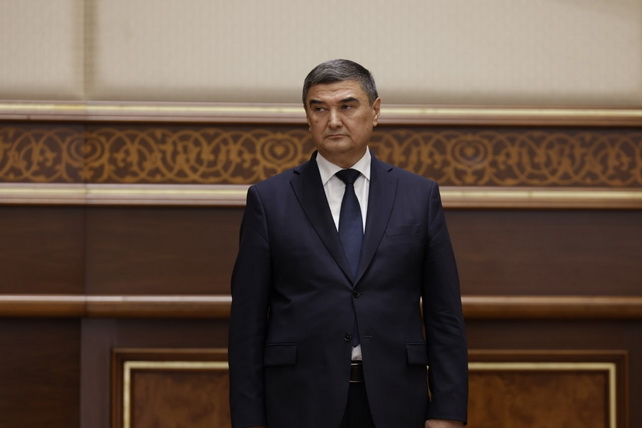 Ўзбекистон Сенати Алишер Усмоновни Олий суд раисининг биринчи ўринбосари лавозимига тасдиқлади