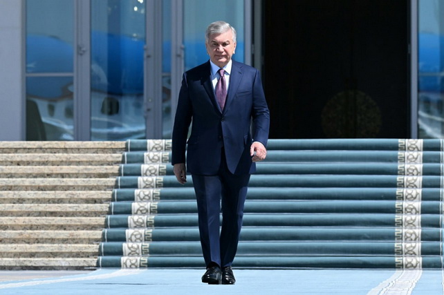 Президент Узбекистана вылетел с визитом в Астану