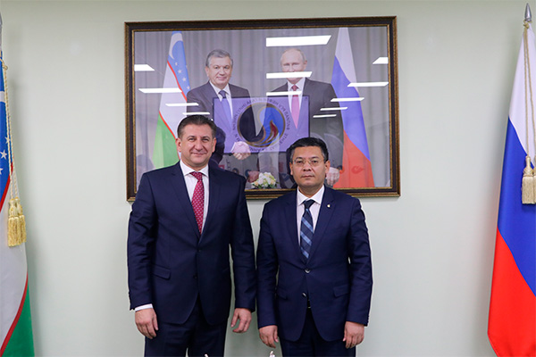 Gazprom delegation visits Tashkent branch of Gubkin University
