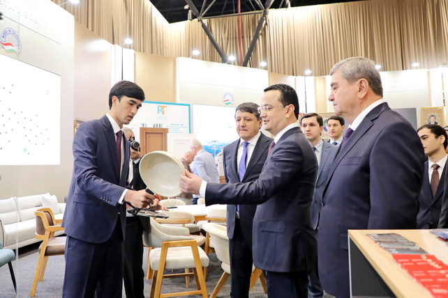 В Ташкенте открылась совместная узбекско-таджикская промышленная выставка