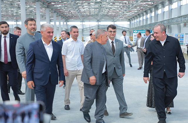 Татаристонлик Раис иш сафари билан Бухорога ташриф буюрди