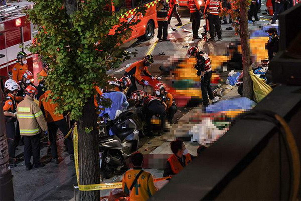 Более 50 человек погибли во время празднования Хэллоуина в Сеуле