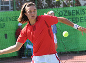 Долгополов побеждает первого сеянного Лу