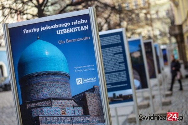 В Польше открылась уличная фотовыставка, посвященная Узбекистану